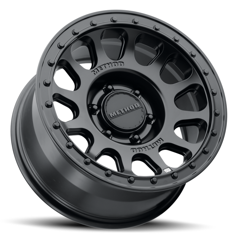 Method MR709 HD Bead Grip 18x 9in / ET12 / 8x6.5 BP / 121.3mm Bore - Black Wheel