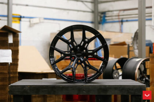 Vossen HF6-4 - 20x9 - 8x170 - ET18 - Super Deep Face - 125.1 - Gloss Black Wheel